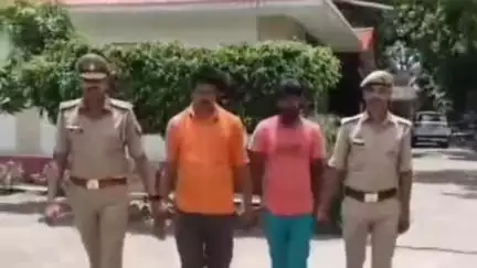 तमकुही राज: सेवरही पुलिस ने बोलेरो से 440 लीटर अवैध अंग्रेजी शराब बरामद की, दो तस्कर किए गिरफ्तार