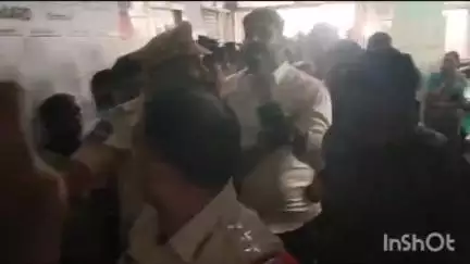ఈరోజు తెల్లవారుజామున అరెస్ట్ అయిన mla పాడి కౌశిక్ రెడ్డికి ఎంజీఎంలో వైద్య పరీక్షలు నిర్వహించిన డాక్టర్లు