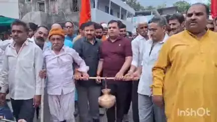 જૂનાગઢ: ગિરનારની દૂધધારા પરિક્રમા યોજાય, મોટી સંખ્યામાં શ્રદ્ધાળુઓ પરિક્રમા કરવા પહોંચ્યા