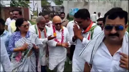 इटावा: बसरेहर इलाके में सदस्यता कार्यक्रम में पहुंचे कांग्रेस प्रदेश अध्यक्ष अजय राय, भाजपा पर जमकर निशाना साधा