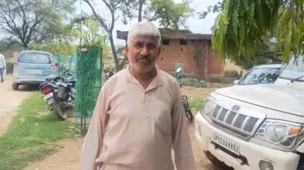 माधौगढ़: नरौल गांव में बुजुर्ग की जमीन पर दबंगों ने किया कब्जा, एसडीएम से की गई शिकायत