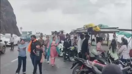 खुडैल: इंदौर के पास पिकनिक स्थलों पर सुरक्षा के पुख्ता इंतजाम, प्रशासन मुस्तैद