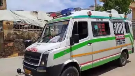 चिड़ावा: इस्माइलपुर के नजदीक भीषण सड़क हादसा, कार और बाइक की टक्कर में बाइक सवार गंभीर रूप से घायल