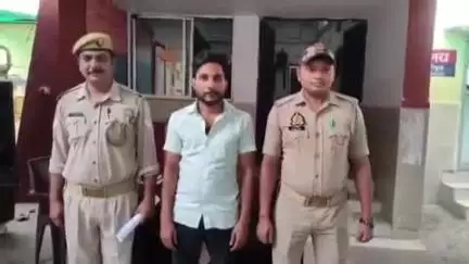 सकलडीहा: तुलसी आश्रम रेलवे स्टेशन से अभियुक्त को गिरफ्तार किया गया, हत्या के प्रयास सहित विभिन्न मामलों में है मुकदमा दर्ज