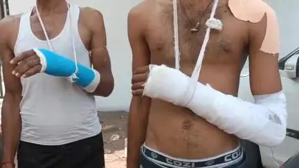 छतरपुर नगर: अक्टौहा में घर में घुसकर जानलेवा हमला, पुलिस पर हल्की धाराएं लगाने का आरोप, एसपी को सौंपा ज्ञापन