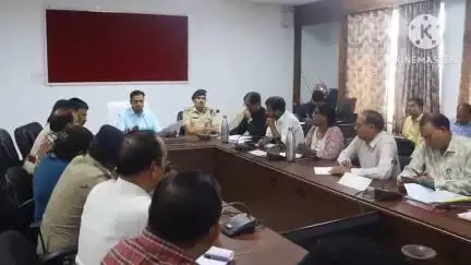 आगर: आगर जिले में सीएम डॉ. मोहन यादव के दौरे को लेकर कलेक्टर राघवेंद्र सिंह ने अधिकारियों के साथ बैठक की, दिए निर्देश
