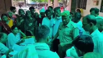 मधुबन: सीआरओ की अध्यक्षता में मधुबन तहसील सभागार में संपूर्ण समाधान दिवस हुआ आयोजित, 102 शिकायती पत्रों में 7 का हुआ निस्तारण