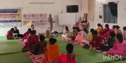 सोहागपुर: कल्याणपुर में मिशन शक्ति योजना के अंतर्गत महिलाओं को किया गया जागरूक, अधिकारी-कर्मचारी रहे मौजूद