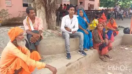 हरदोई: बौठापुरवा गांव में संदिग्ध परिस्थितियों में कमरे के अंदर दुपट्टे से लटकता मिला युवती का शव, पुलिस ने कराया पोस्टमार्टम