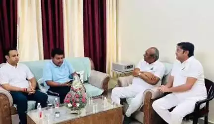 नौगढ़: विधायक विनय वर्मा ने रेस्ट हाउस सिद्धार्थनगर में निषाद पार्टी के राष्ट्रीय अध्यक्ष डॉ. संजय कुमार निषाद का किया स्वागत