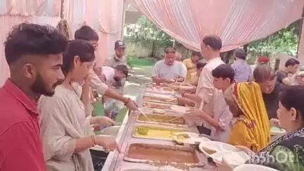 नजीबाबाद: नजीबाबाद में टीला मंदिर पर विशेष पूजा अर्चना और विशाल भंडारा का आयोजन हुआ