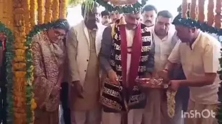 उज्जैन शहर: क्रिस्टल कॉलोनी में श्री राम मंदिर प्राण प्रतिष्ठा समारोह में मुख्यमंत्री शामिल हुए, पूजन कर संत का आशीर्वाद लिया