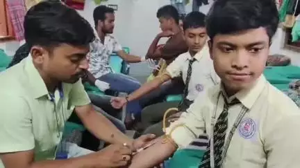 পুরাতন মালদা: আট মাইল, শ্রীকৃষ্ণ মোড় বিদ্যাসাগর শিশু অঙ্গণের উদ্যোগে নিজস্ব বিদ্যালয় প্রাঙ্গণে থ্যালাসেমিয়া বাহক নির্ণায়ক শিবির