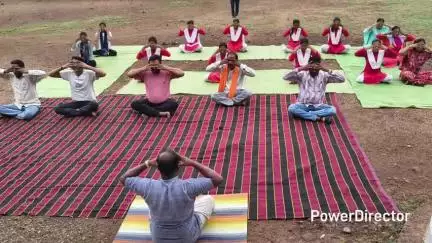 हर्रई: बटकाखापा में अंतर्राष्ट्रीय योग दिवस पर सामूहिक कार्यक्रम आयोजित, जनप्रतिनिधि व क्षेत्रवासी रहे मौजूद