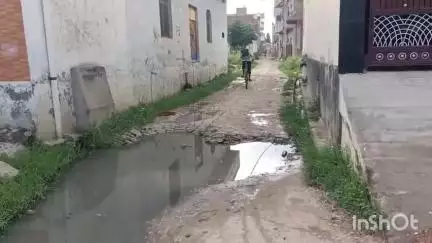 एटा: ग्राम पंचायत अतरौली के गंगानगर के रहने वाले लोग गंदगी और जलभराव के चलते हो रहे खासे परेशान #jansamasya