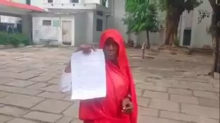 ललितपुर: ग्राम जलंधर निवासी महिला ने नामजद आरोपियों पर तमंचा लेकर जान से मारने की धमकी देने का आरोप लगाया