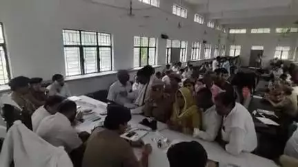बुढ़ाना: बुढाना तहसील में आयोजित संपूर्ण समाधान दिवस में प्रशासनिक अधिकारियों ने फरियादियों को सुना, 65 में से 12 शिकायतों का निस्तारण