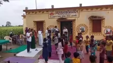 ठीकरी: दाभड के आयुष्मान आरोग्य मंदिर में योग दिवस पर ब्रह्मकुमारीयों ने CHO की उपस्थिति में करवाया योगा