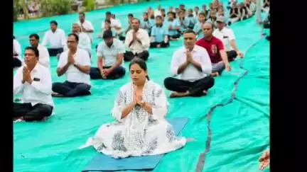 મોરવા હડફ: મોરવા હડફ કોલેજ ખાતે ધારાસભ્ય નિમિશાબેન સુથારની ઉપસ્થિતીમા આંતર રાષ્ટ્રીય યોગ દિવસની ઉજવણી કરાઈ