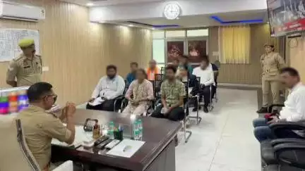 मुरादाबाद: पुलिस अधीक्षक नगर ने अपने कार्यालय में जनसुनवाई की, जनता की समस्याओं का किया निस्तारण