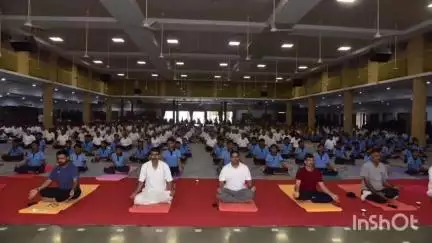 જૂનાગઢ: અક્ષર મંદિર ગુણાતીત હોલ ખાતે આંતરરાષ્ટ્રીય યોગ દિવસની જિલ્લા કક્ષાની ઉજવણી કરાઈ