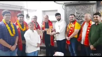 सुजानगढ़: राजस्थान राज्य मानवाधिकार आयोग के अध्यक्ष जस्टिस जीआर मूलचंदानी ने सालासर बालाजी की पूजा-अर्चना की