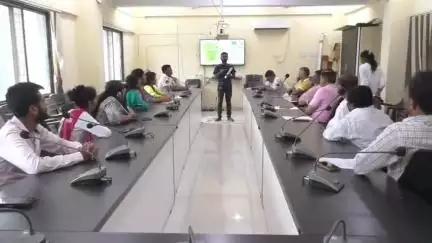 પલસાણા: શહેરના FPOમાં ડિરેક્ટર પદ માટે ખેડૂતોની પસંદગી માટેની સભા તાલુકા પંચાયત સભા ખંડમાં પ્રમુખની અધ્યક્ષતામાં યોજાઈ