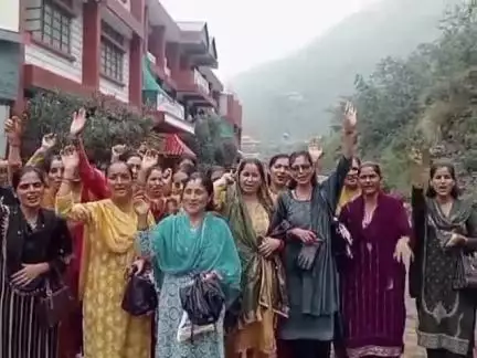 डेहर: जडोल स्कूल को SMC ने प्रशासन, NHAI को दी चेतावनी,मांगों पूरी नहीं हुई तो करेंगे विरोध प्रदर्शन
#jansamsya