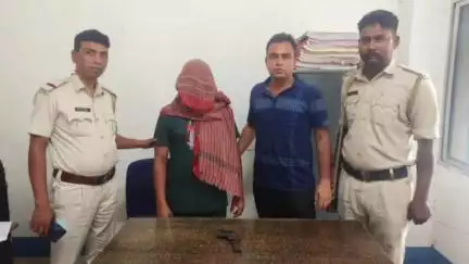 ইটাহার: ইটাহারের পারাহরিপুর ব্রিজ সংলগ্ন এলাকা থেকে অত্যাধুনিক আগ্নেয়াস্ত্র সহ গ্রেপ্তার যুবক, আদালতে পেশ