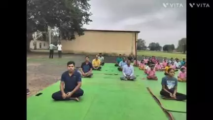 घुघरी: घुघरी में धूमधाम से मनाया गया अंतर्राष्ट्रीय योग दिवस, जनप्रतिनिधि और छात्र-छात्राएं शामिल हुए