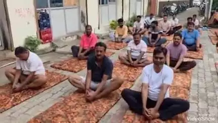 उतरौला: उतरौला के कई क्षेत्रों में मनाया गया अंतरराष्ट्रीय योग दिवस