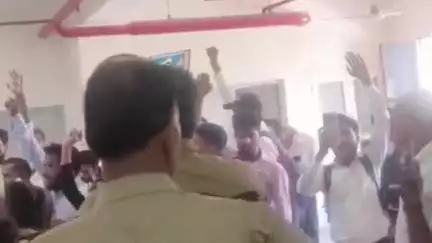 कोल: RMPSU के SC/ST छात्रों ने स्कॉलरशिप फॉर्म रिजेक्शन के विरोध में किया प्रदर्शन, यूनिवर्सिटी की लाइट काटी