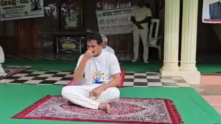 నరసాపురం: నర్సాపురంలో వైఎన్ కళాశాలలో అంతర్జాతీయ యోగా దినోత్సవం, పాల్గొన్న ప్రభుత్వ విప్ నాయకర్
