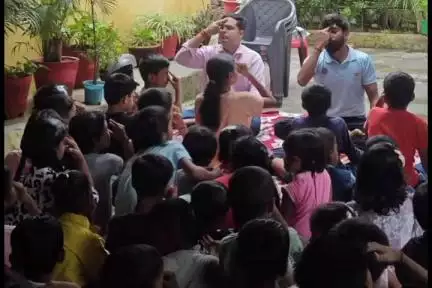 ओरमांझी: कूटा टंगरा गांव में समर्पण चैरिटेबल ट्रस्ट द्वारा एक दिवसीय योग शिविर का आयोजन किया गया