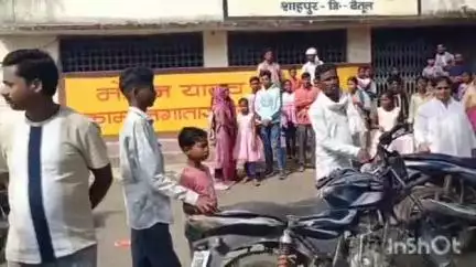 शाहपुर: विधायक गंगा उइके ने शाहपुर के लोक सेवा केंद्र का किया निरीक्षण