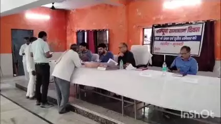 कुरावली: कुरावली तहसील में आयोजित संपूर्ण समाधान दिवस में ADM न्यायिक ने 13 शिकायतें सुनीं, निस्तारण के दिए निर्देश