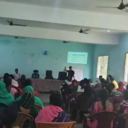 चांडिल: चांडिल प्रखंड में 132 बीएलओ को नजरी नक्शा बनाने का प्रशिक्षण दिया गया