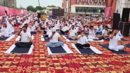 पंचकूला: राष्ट्रीय आयुर्वेदिक संस्थान पंचकूला में 11वें अंतर्राष्ट्रीय योग दिवस पर पहुंचे पूर्व विधानसभा अध्यक्ष