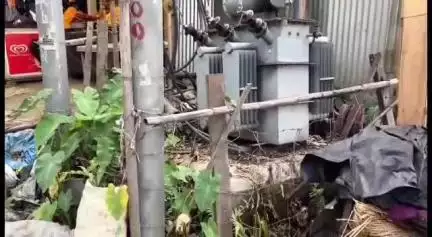 কলগাছিয়া: বামুনটাৰীত বিদ্যুতৰ উন্মুক্ত ট্ৰেঞ্চফৰ্মাৰে বিপদ মাতিছে ৰাইজলৈ, যিকোনো মূহুৰ্তত দুৰ্ঘটনা সংঘটিত হোৱাৰ আশংকা #jansamasya