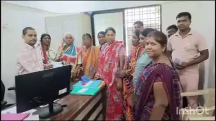 साकोली: शहरातील बेलदार वस्तीत कुत्र्यांचा बंदोबस्त करण्यासाठी भटके विमुक्त कल्याणकारी संस्थेतर्फे मुख्याधिकाऱ्यांना निवेदन