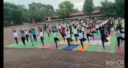 देऊळगाव राजा: श्री शिवाजी हायस्कूल येथे नगर परिषदेच्या वतीने जागतिक योग दिन साजरा
