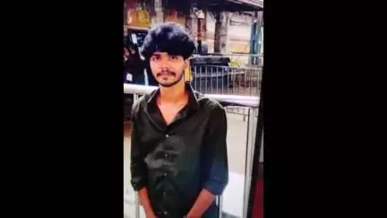 കോഴിക്കോട്: മീഞ്ചന്തയിൽ ട്രെയിൻ തട്ടി ഉള്ളിശ്ശേരികുന്ന് സ്വദേശിയായ വിദ്യാർത്ഥി മരിച്ചു