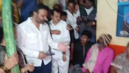 ಕುಂದಗೋಳ: ಕೆರೆಯಲ್ಲಿ ಮುಳುಗಿ ಮೃತಪಟ್ಟ ಮಕ್ಕಳ ಕುಟುಂಬಕ್ಕೆ ಸಚಿವ ಲಾಡ್ ಫೌಂಡೇಶನ್‌ನಿಂದ ಯರಿನಾರಾಯಣಪುರ ಗ್ರಾಮದಲ್ಲಿ ಪರಿಹಾರ