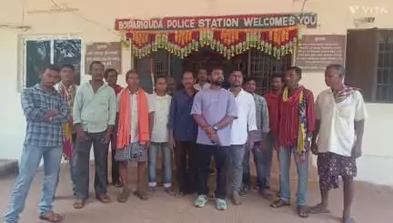 କୋଟପାଡ: କାକଲପଡା ସ୍କୁଲ ପରିସରରୁ ଗଛ କଟା ଘଟଣା, ପ୍ରଧାନ ଶିକ୍ଷକଙ୍କ ନାଁରେ ବୈପାରୀଗୁଡା ଥାନାରେ ଅଭିଯୋଗ କଲେ ଗ୍ରାମବାସୀ