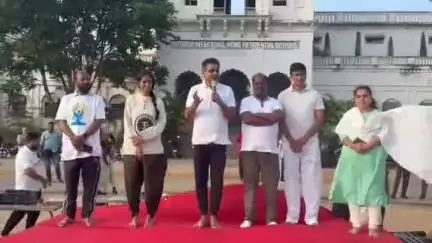 ఇబ్రహీంపట్నం: శరీరం, మనస్సు, ఆరోగ్యానికి యోగా ఎంతో అవసరం: సరూర్ నగర్‌లో ఎంపీ కొండా విశ్వేశ్వర్ రెడ్డి