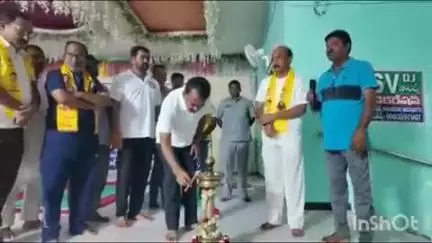 నాగర్ కర్నూల్: కొల్లాపూర్‌లో పతాంజలి యోగాసమితి ఆధ్వర్యంలో నిర్వహించిన యోగా దినోత్సవంలో పాల్గొన్న మంత్రి జూపల్లి కృష్ణారావు