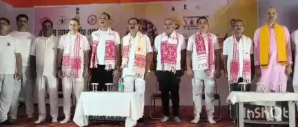 পলাশবাৰী: কামৰূপ জিলা প্ৰশাসনৰ উদ্যোগত মিৰ্জাৰ শ্বহীদ ভৱনত আন্তৰ্জাতিক যোগ দিৱস, উপস্থিত অভিভাৱক মন্ত্ৰী চন্দ্ৰ মোহন পাটোৱাৰী