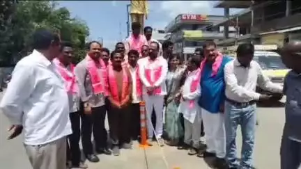 కామారెడ్డి: పట్టణంలో బిఆర్ఎస్ పార్టీ ఆధ్వర్యంలో ప్రొఫెసర్ జయశంకర్ వర్ధంతి వేడుకలు
