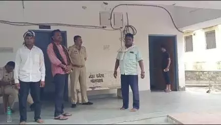 आबापुरा: रामगढ़ गांव में खेतों में काम करते समय महिला को जहरीले जानवर ने काट लिया, हुई मौत, शव का पोस्टमार्टम कर सौंपा गया