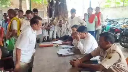 रजौली: थाना परिसर में आयोजित जनता दरबार में सीओ और थानाध्यक्ष ने दोनों पक्षों की सहमति से आठ मामलों का किया निष्पादन